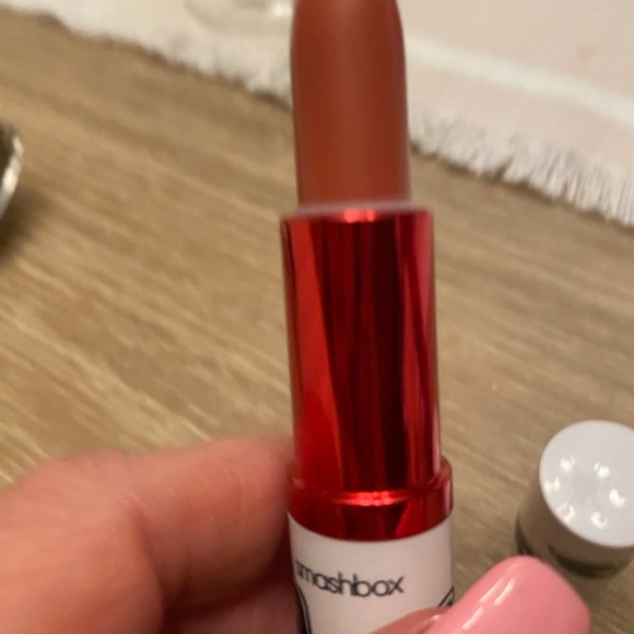 NEW, in CUTE BOX, with PULL UP LID! 3 NEW GORGEOUS LIPSTICKS! ππππ - Picture 9 of 10